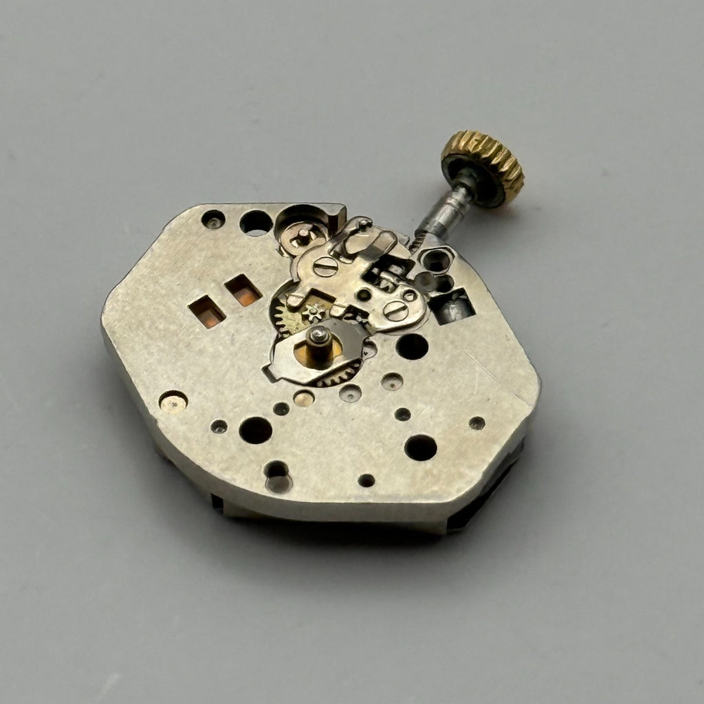 Harley 672 Watch Movement Quartz Swiss Untested Parts Repair Spares 15.3mm