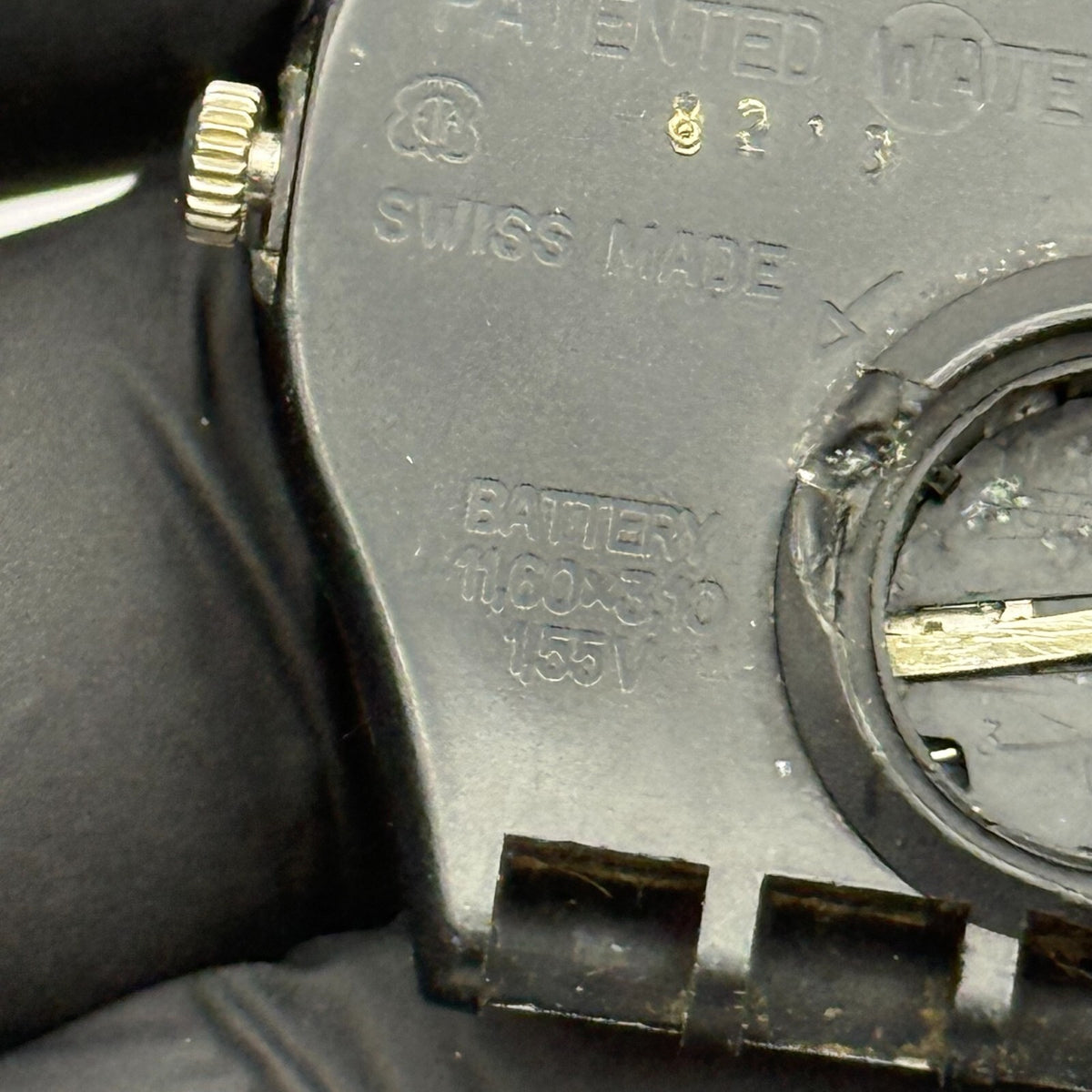 33mm Vintage 1996 Swatch Black Dial Plastic Quartz Watch UNTESTED PARTS REPAIR