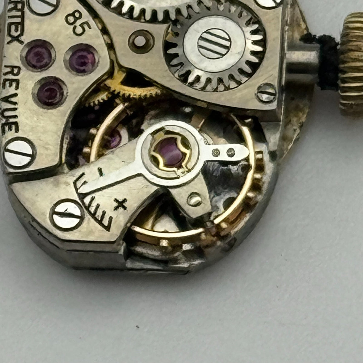 Vertex Revue 85 Watch Movement Running Manual Wind 15 Jewels Swiss Parts 12.7mm