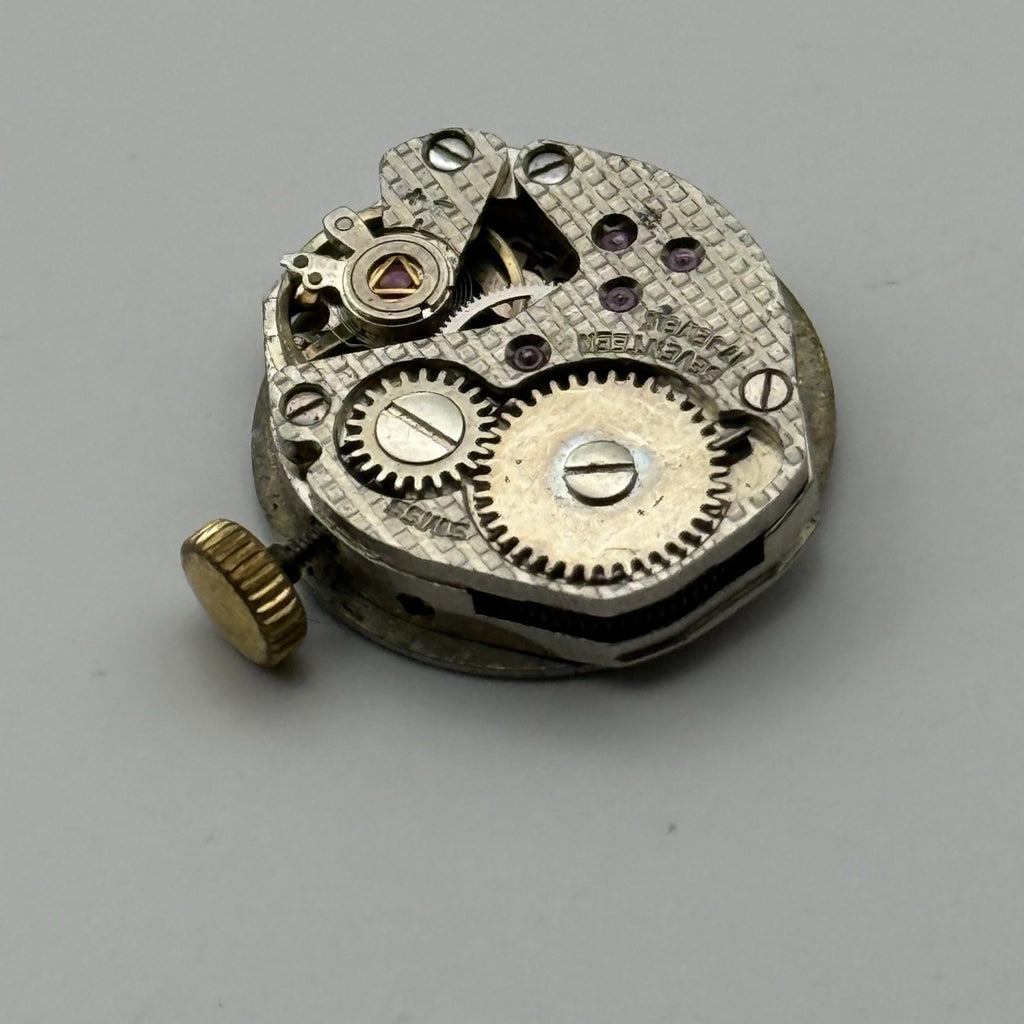 FHF ST 69N Watch Movement Excalibur 17 Jewels Swiss Ladies Parts Repair 15.3mm