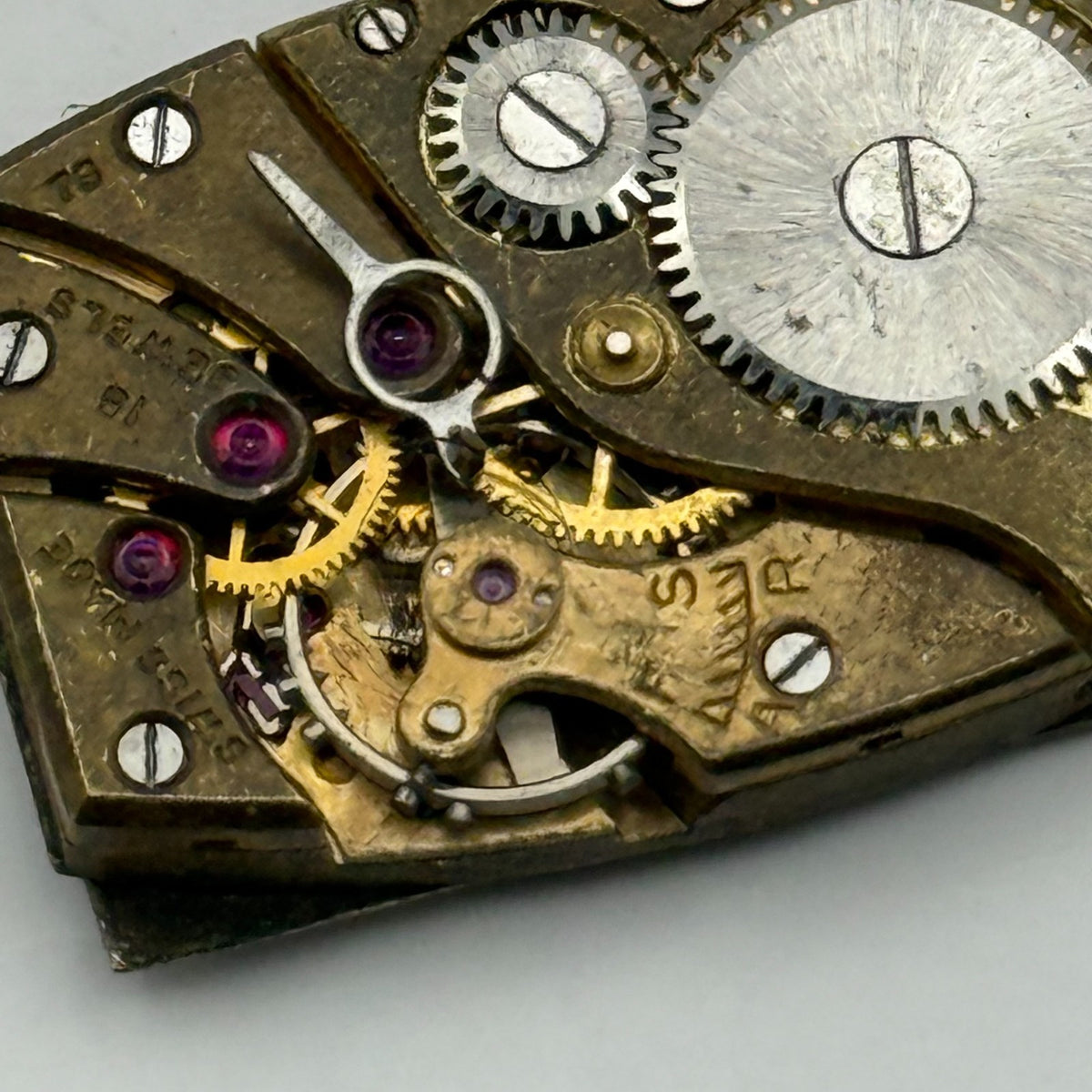 Revue 73 Watch Movement - Rotary Maximus 15 Jewels - For Parts / Repair - 17.4mm