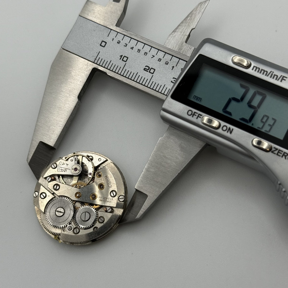 MST 402 Watch Movement - Roamer - For Parts / Repair - 30mm