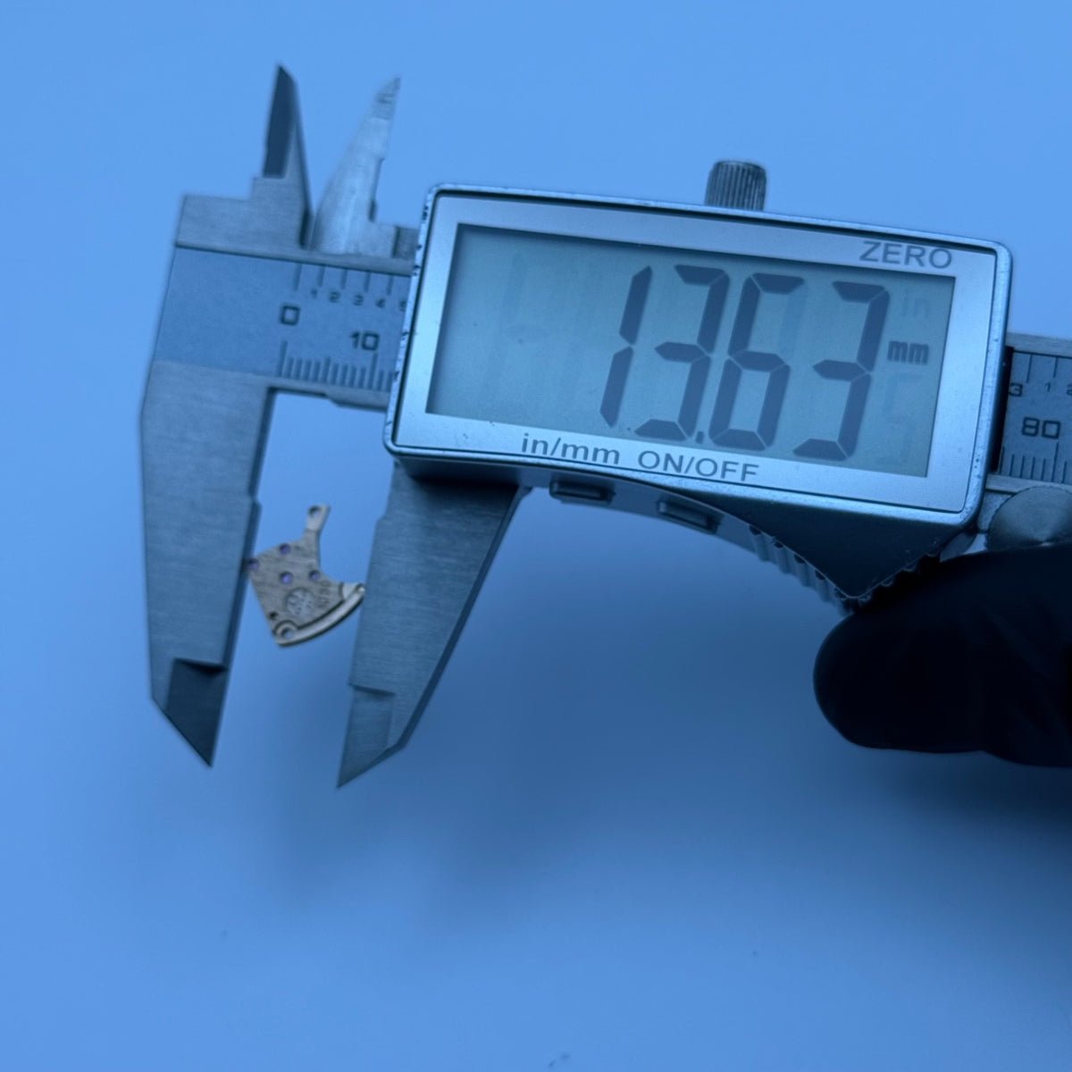 Omega 1030 Watch Movement - Part For Spares - For Parts / Repair
