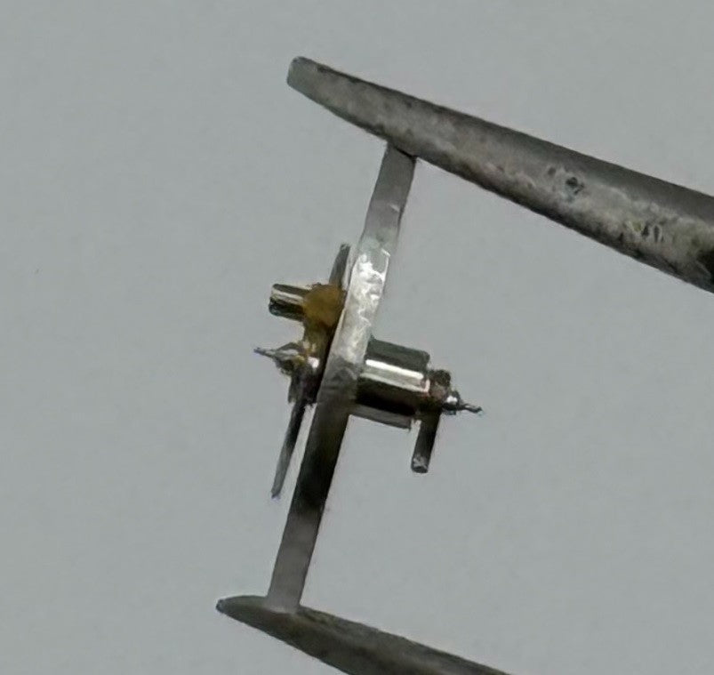 OC R7 Balance Wheel Complete And Spring 10½’’’ 1534 Watch Movement Parts NOS