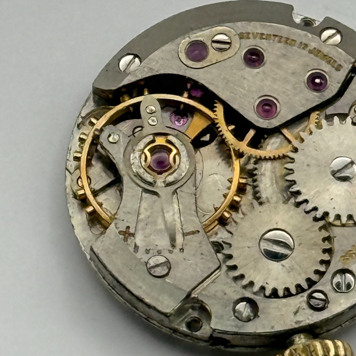 ETA 2510 Watch Movement - Garrard 17 Jewels Ladies 17.5m - For Parts / Repair