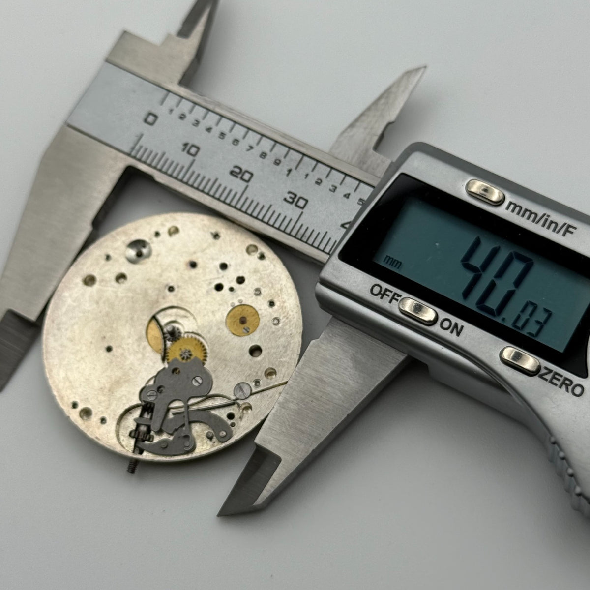 Swiss Lever Pocket Watch Movement - Unidentified - Parts / Repair - 40mm