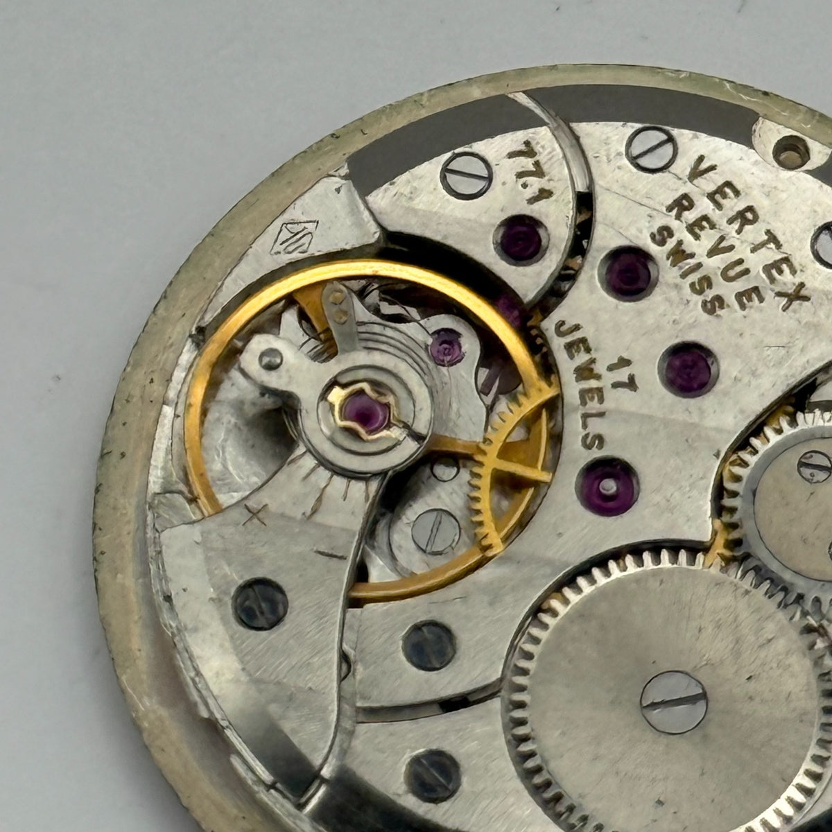 Vertex Revue 77.1 Watch Movement - 17 Jewels - For Parts / Repair - 29mm