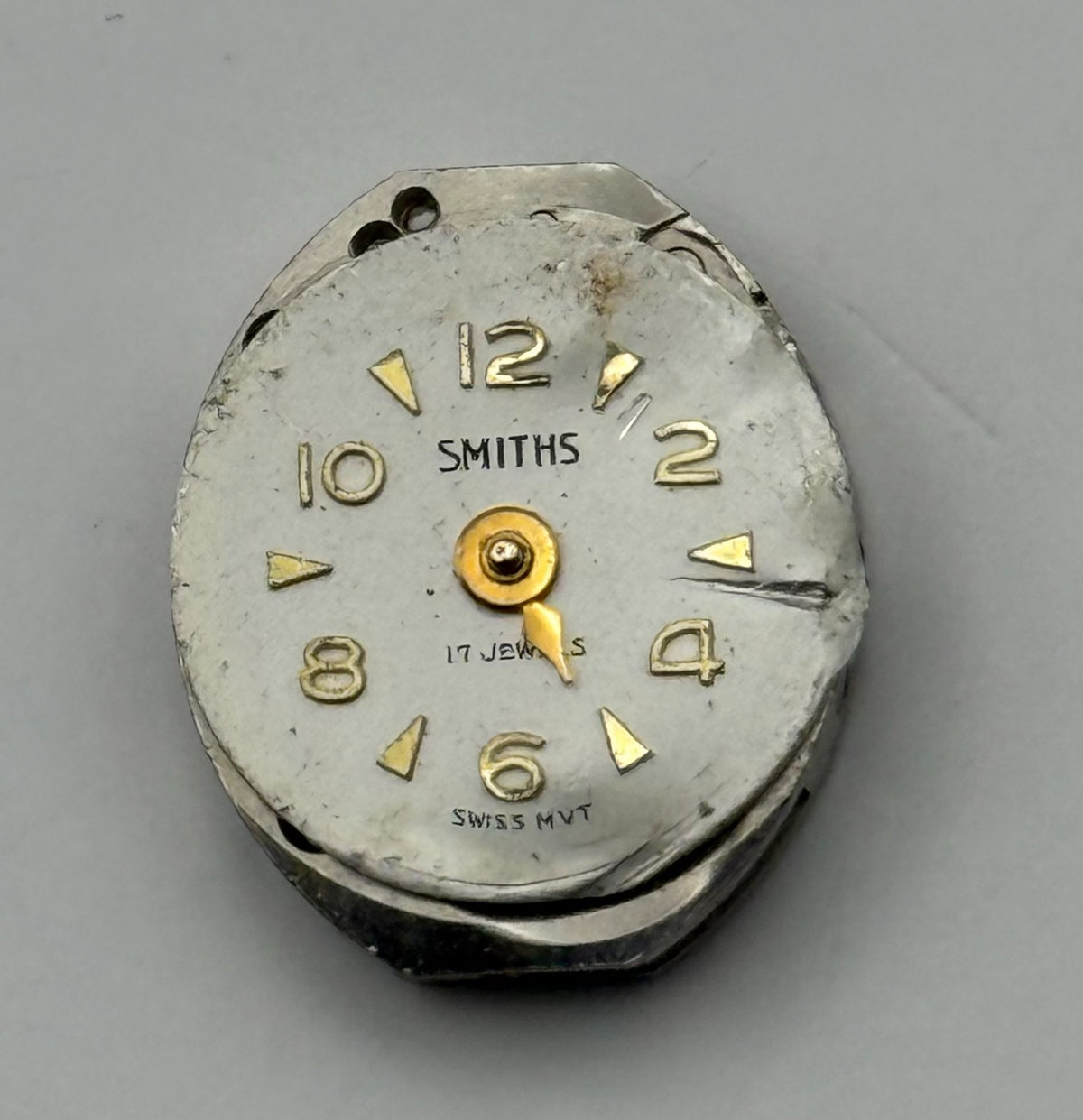 Smiths 950 Watch Movement 17 Jewels Swiss Bad Condition For Parts Repair 12.9mm