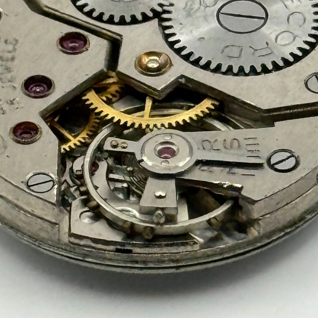 Record 160 Watch Movement - Sub Seconds 15 Jewels - For Parts / Repair - 21.9mm