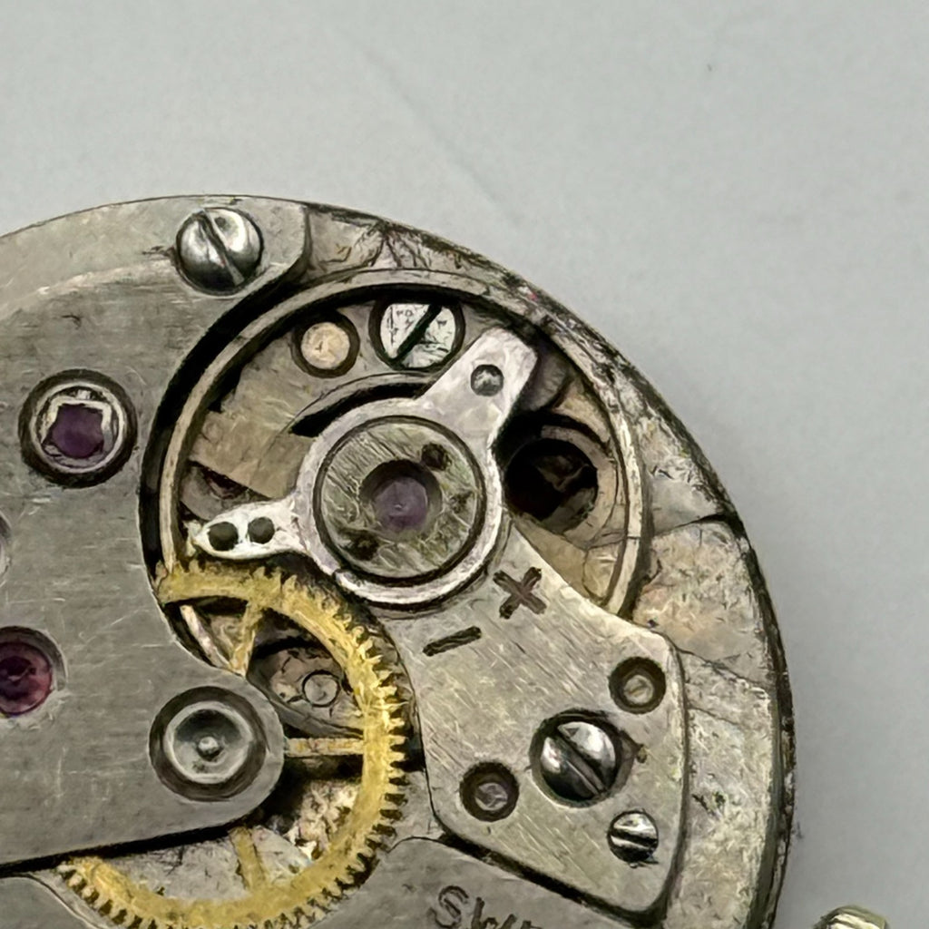 Amida 585 Watch Movement 15 Jewels Swiss Manual Wind Vintage Parts Repair 18.3mm