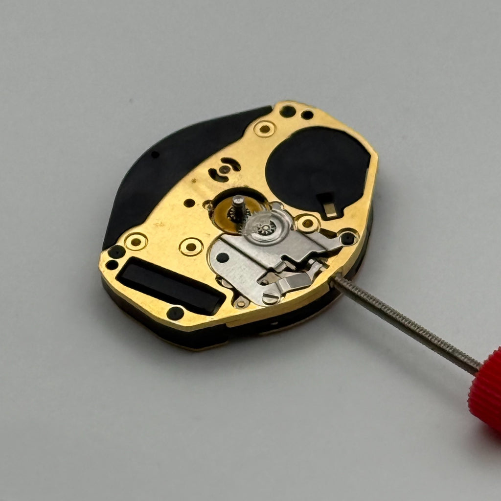 ETA 902.002 Watch Movement Running Quartz 4 Jewels Swiss Parts Repair 15.3mm