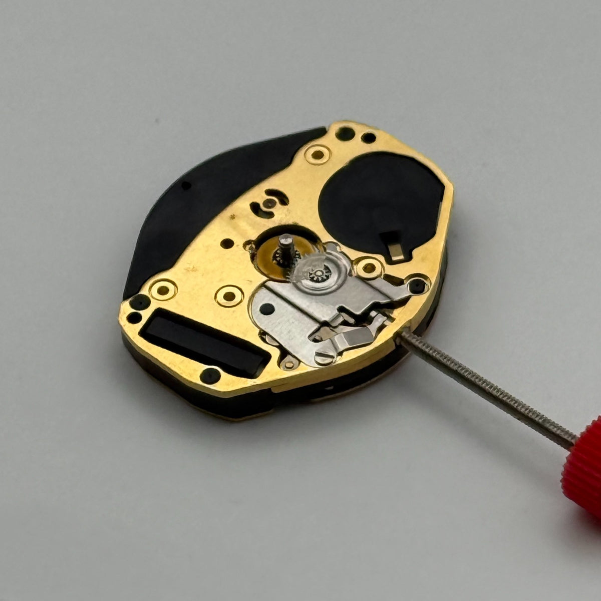 ETA 902.002 Watch Movement Running Quartz 4 Jewels Swiss Parts Repair 15.3mm
