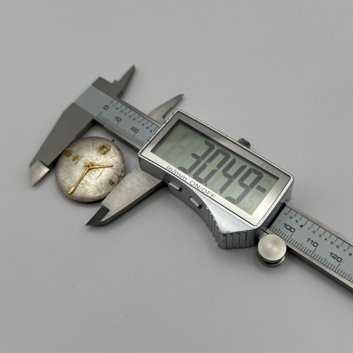 Marvin 776 Watch Movement 25 Jewels Date Automatic Vintage Parts Repair 30.4mm