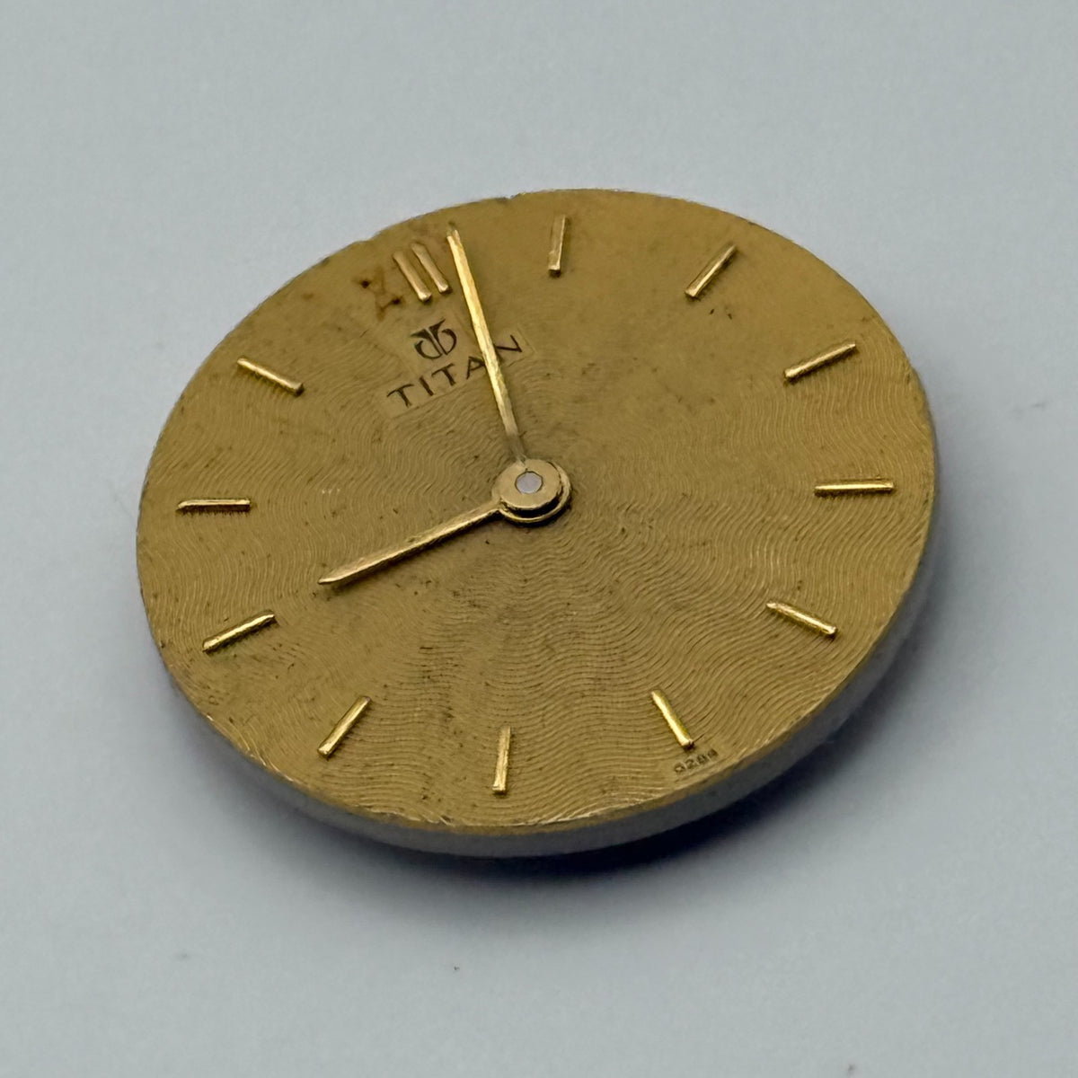 Unidentified Watch Movement Quartz Titan 4 Jewels Untested Parts Repair 13.5mm