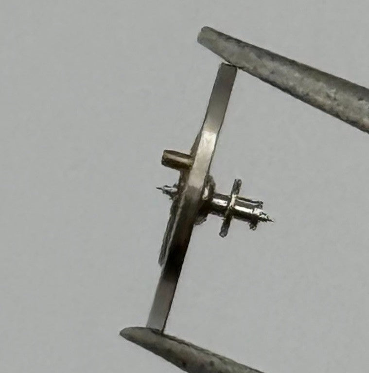 Brac 2051 Balance Wheel Complete And Spring 5½’’’ 69 M Watch Movement Parts NOS