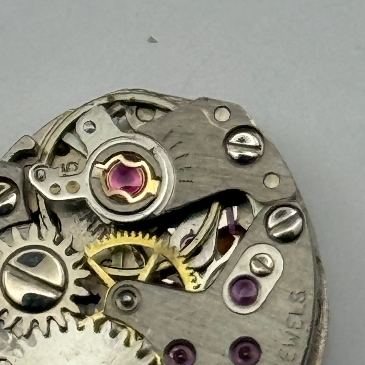 PUW 1075 Watch Movement Running Astoria 17 Jewels Swiss Manual Wind Parts 12.9mm