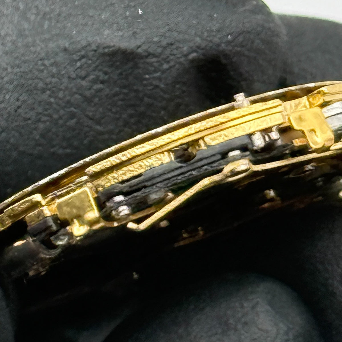 ISA 8172 Watch Movement - Quartz Date 3 Jewels - For Parts / Repair - 26.2mm
