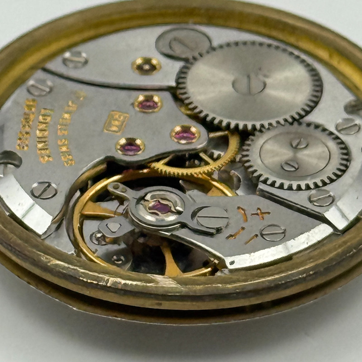 Longines 284 Watch Movement - 17 Jewels - For Parts / Repair - 30.5mm
