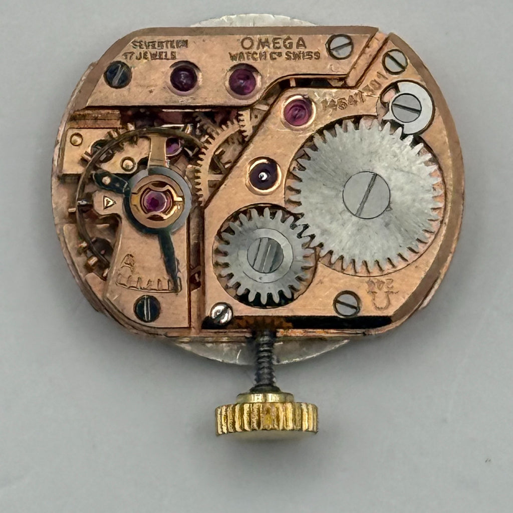 Omega 244 Watch Movement - Ladies 17 Jewels - For Parts / Repair - 17.9mm