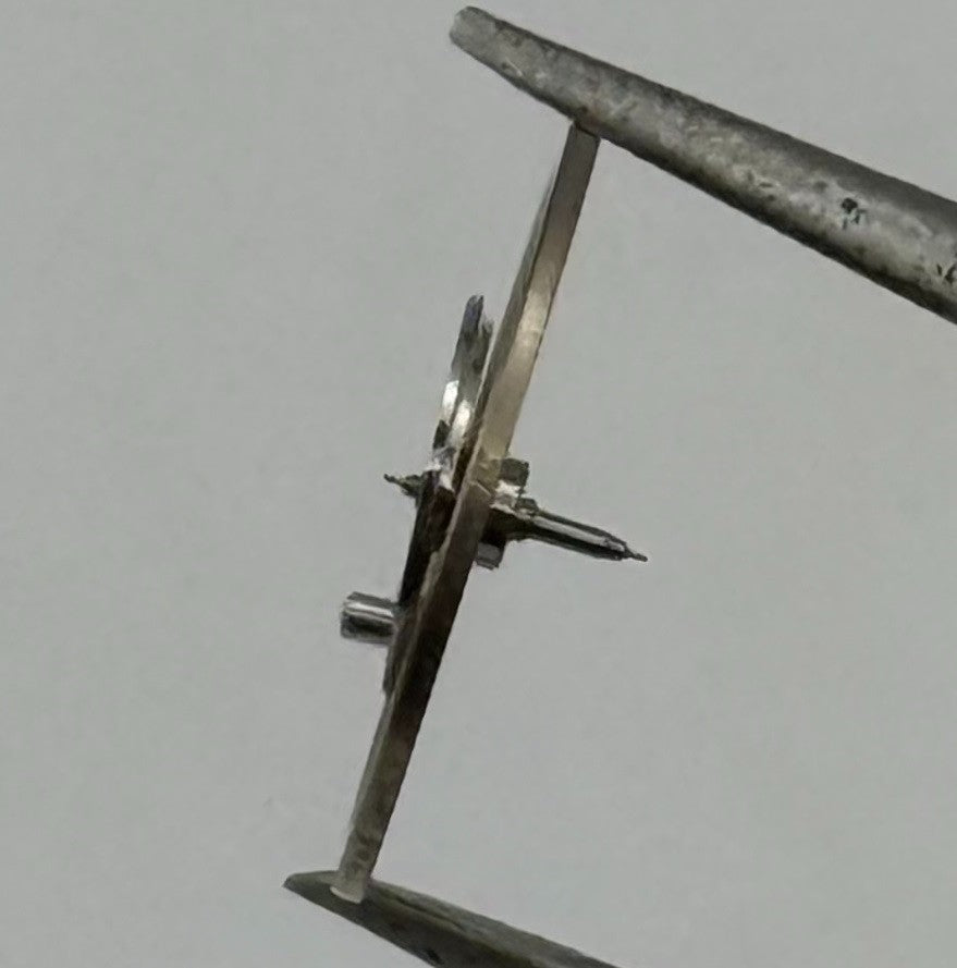 EB 1553 1579 Balance Wheel Complete And Spring 466 Watch Movement Parts NOS