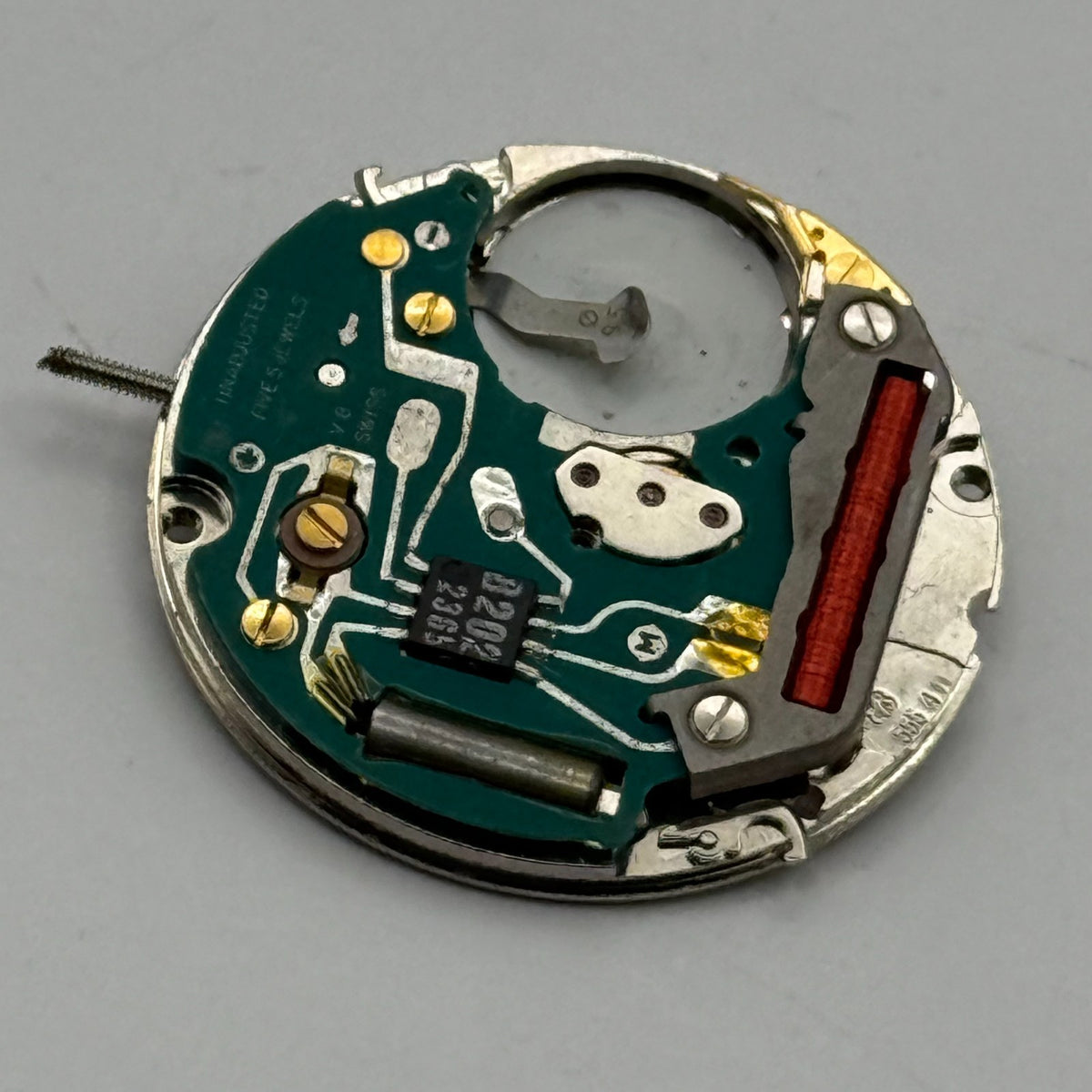 ETA 555.411 Watch Movement Running Quartz Swiss 5 Jewels Parts Repair 23.8mm