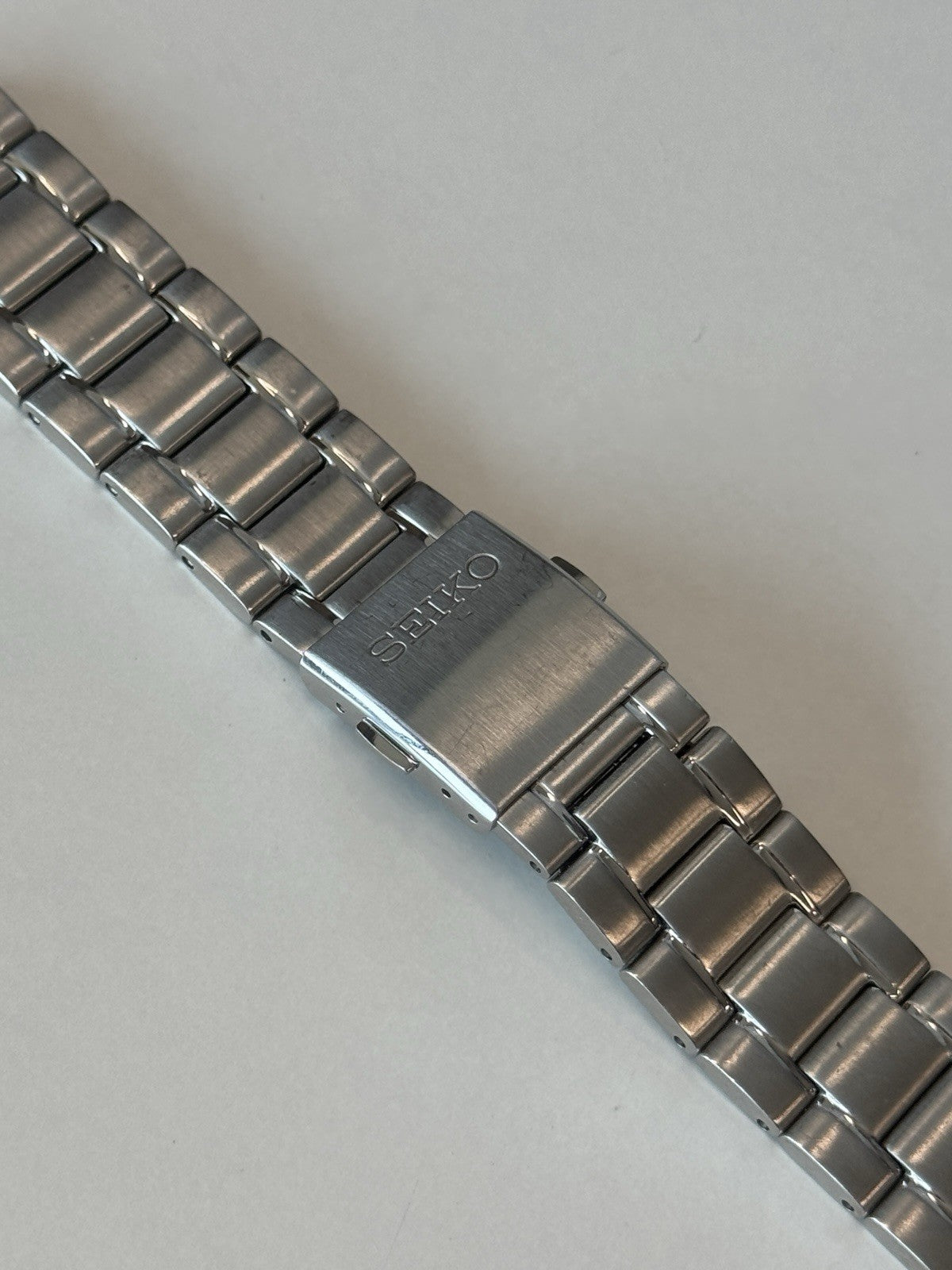 Seiko V172-0AT0 Watch Bracelet - 20mm - M0EV-D-W - New Old Stock