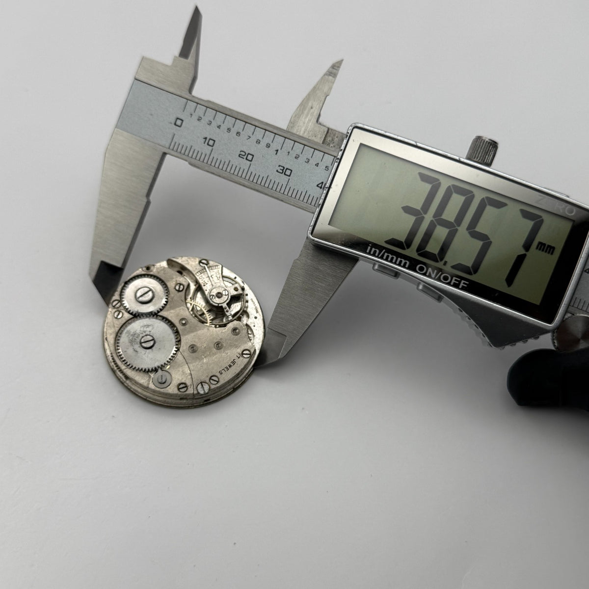 Freeman’s Non Magnetic Pocket Watch Movement Open Face Sub Seconds Parts 37.9mm