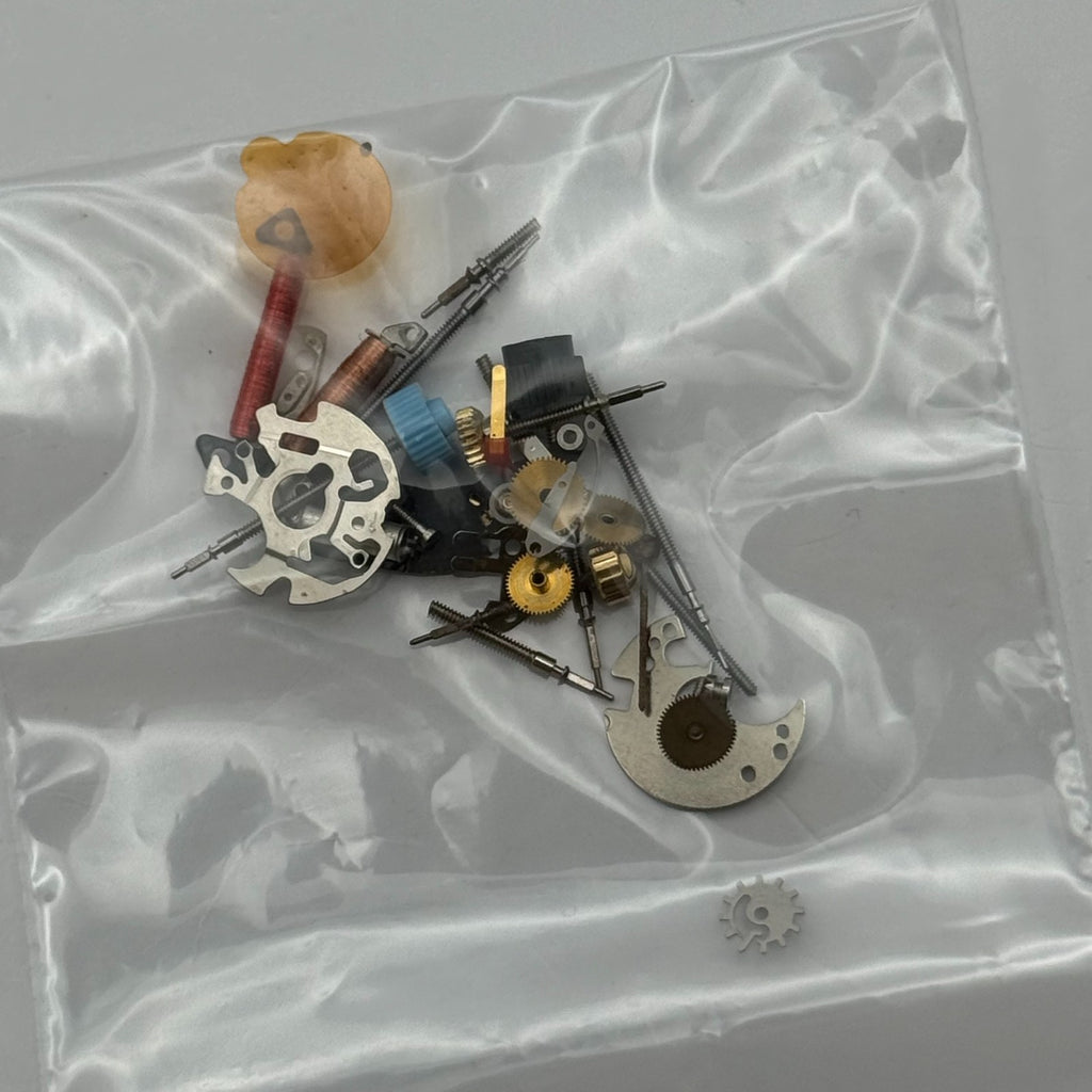 Seiko Y150M Watch Movement Quartz Japan Untested Parts Repair Spares