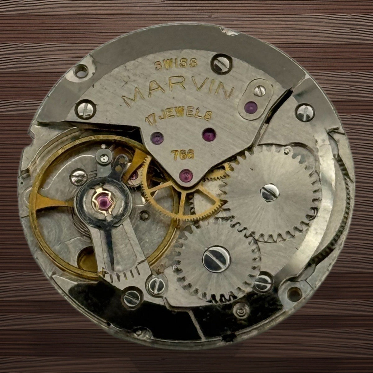 Marvin 766 Watch Movement - Date 17 Jewels - For Parts / Repair - 25.9mm