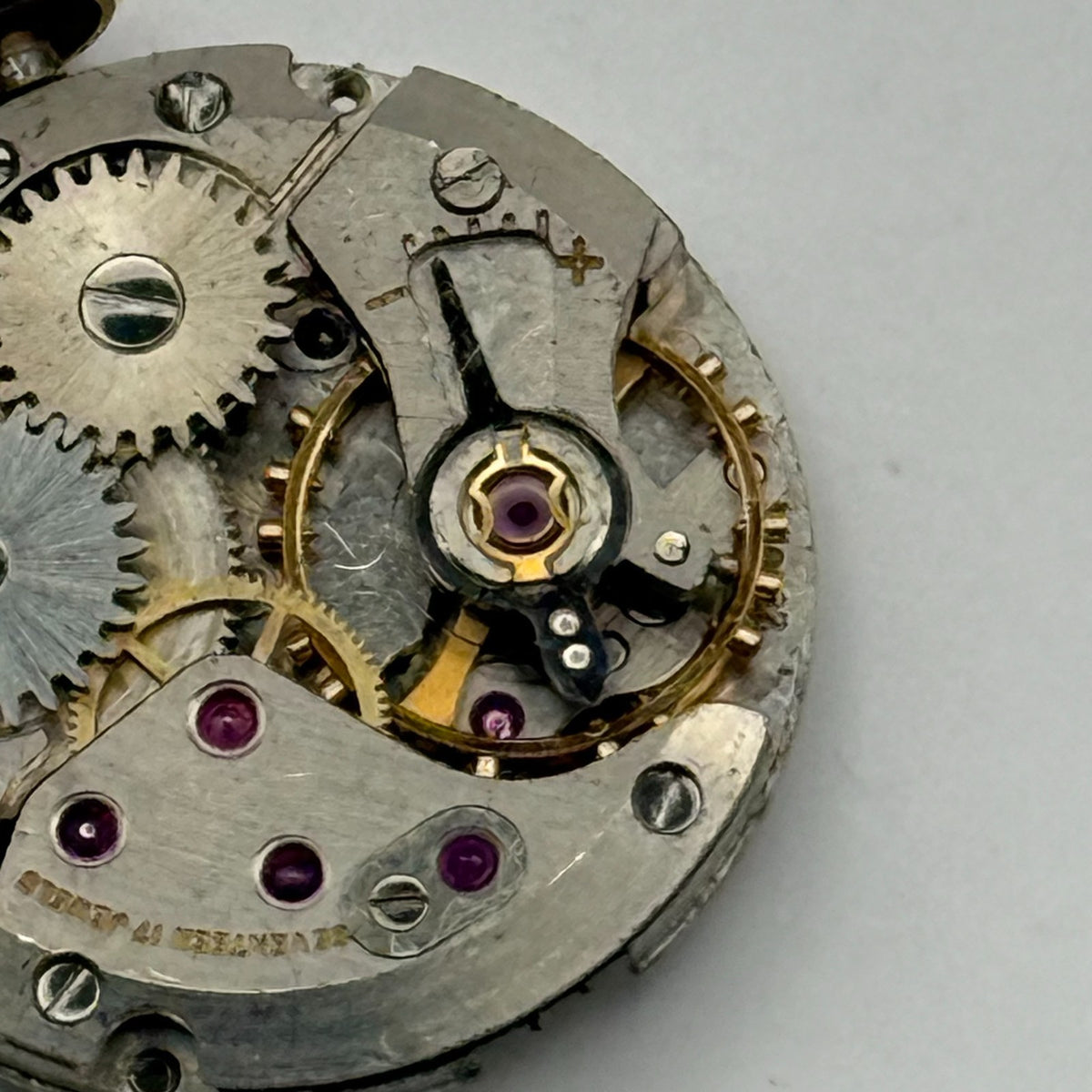 ETA 2510 Watch Movement - Garrard 17 Jewels Ladies 17.5m - For Parts / Repair