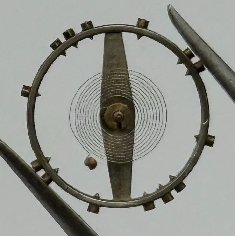 Lip R25 Balance Wheel Complete And Spring Pour Watch Movement Parts Vintage NOS
