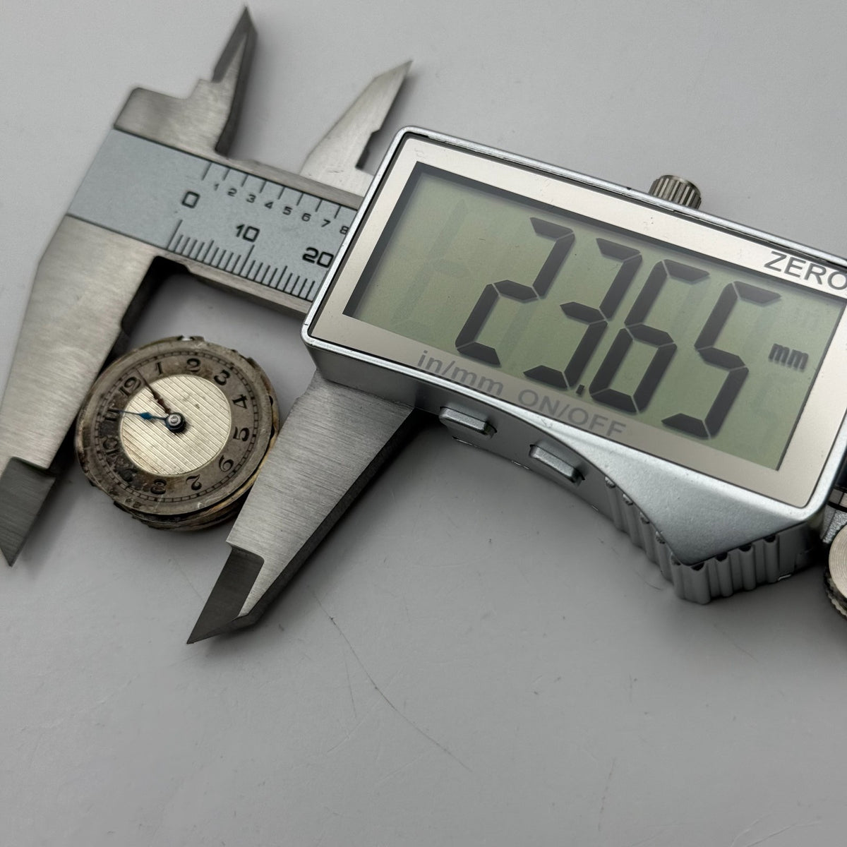 Unidentified 508 Watch Movement 15 Jewels Swiss Manual Wind Parts Repair 23.2mm
