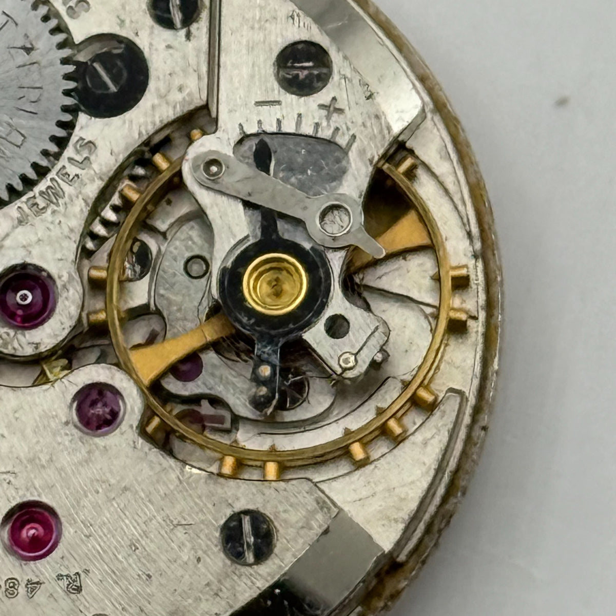 Cyma R.484 Watch Movement Running Tavannes 17 Jewels Swiss Manual Wind Parts