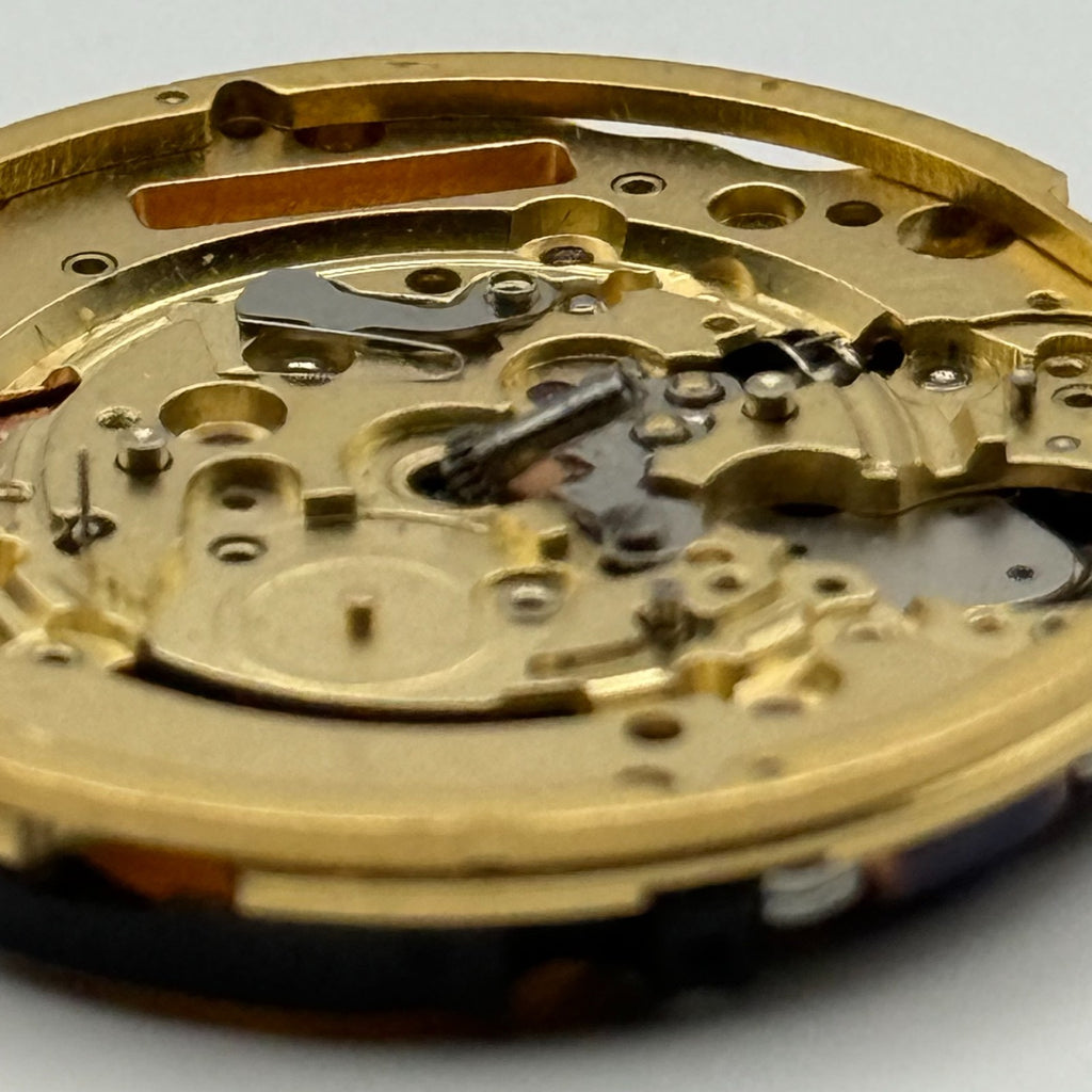 Unidentified Watch Movement - Quartz Spares - For Parts / Repair - 28.5mm