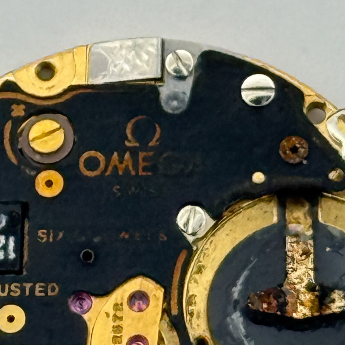 Omega 1434 Quartz Watch Movement - 6 Jewels - For Parts / Repair - 23.8mm