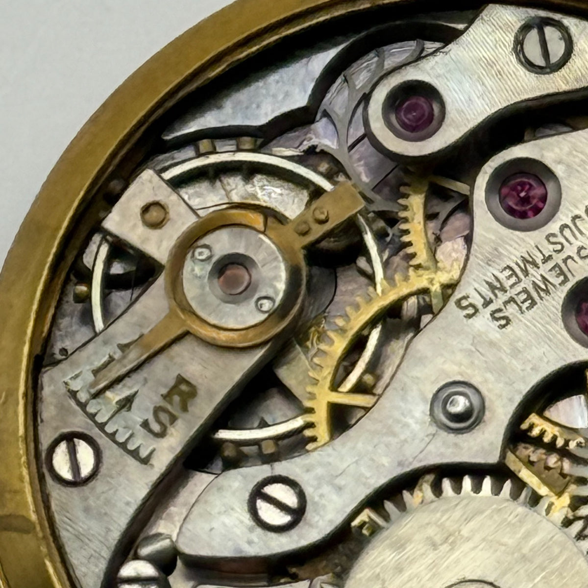 15 Jewels 2 Adjustments Watch Movement Running Unidentified Swiss Parts Repair
