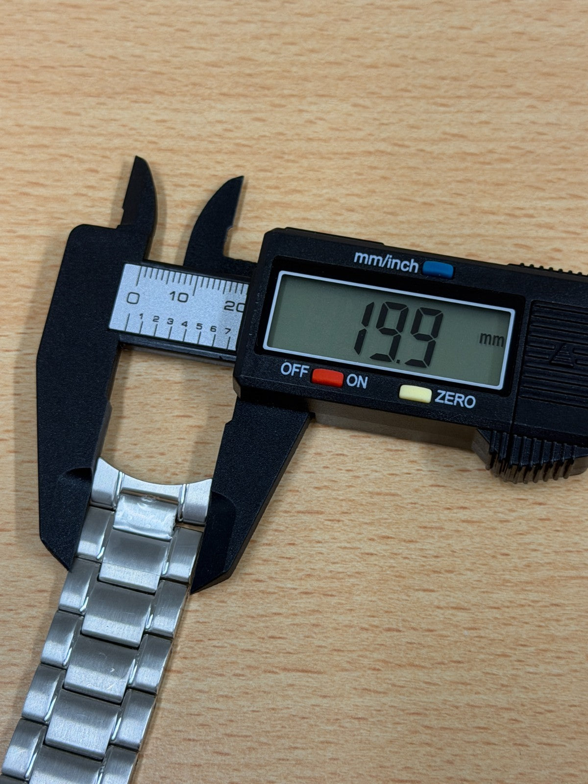 Seiko M0EV.D.W Bracelet - 424 - 20mm Ends - Stainless Steel
