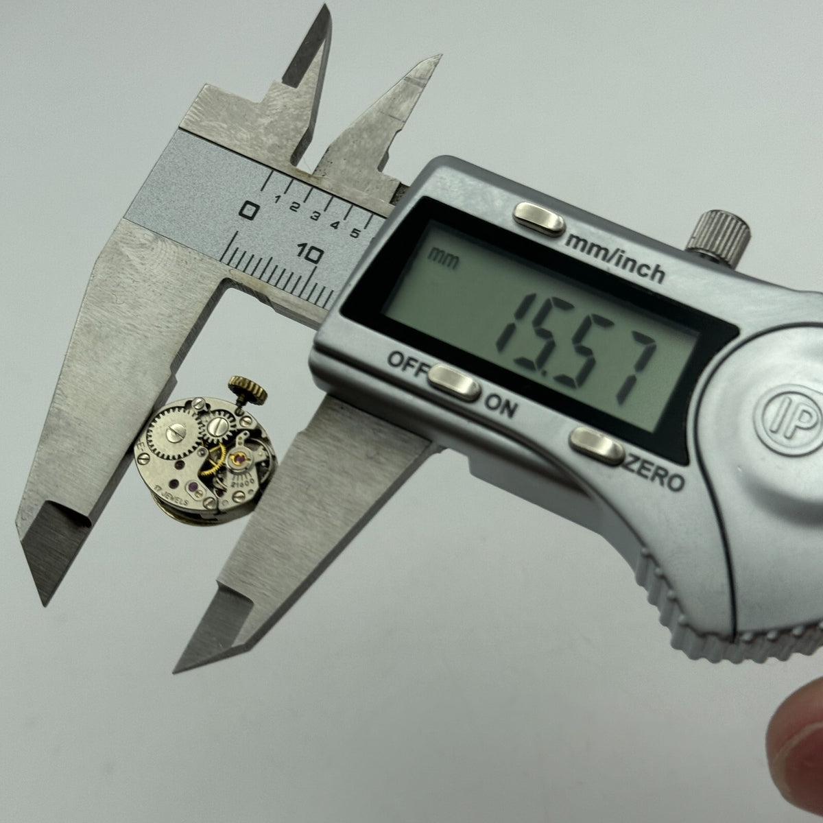 PUW 1075 Watch Movement Anker Ladies Manual Wind 21600 Swiss Vintage Parts 13mm