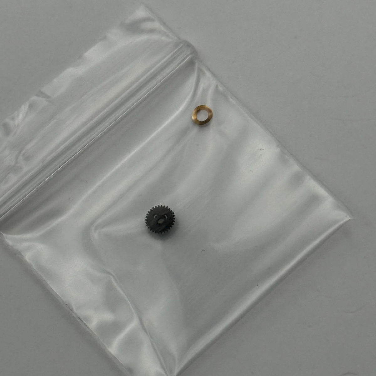 Miyota 2105 Watch Movement Quartz Japan Untested Parts Repair Spares 23.7mm