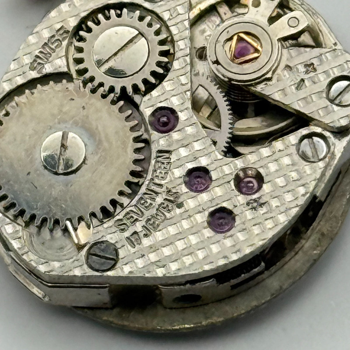 FHF ST 69N Watch Movement Excalibur 17 Jewels Swiss Ladies Parts Repair 15.3mm