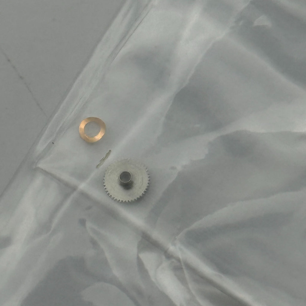 Shiojiri V700C Watch Movement Quartz Japan Untested Parts Repair Spares 15.3mm