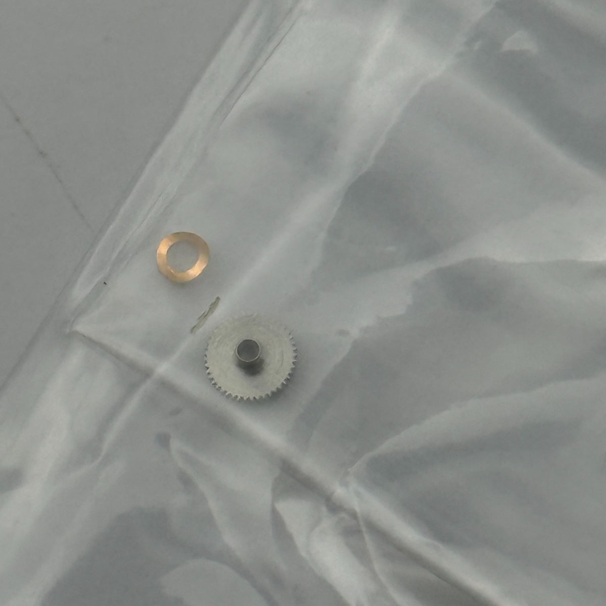 Shiojiri V700C Watch Movement Quartz Japan Untested Parts Repair Spares 15.3mm