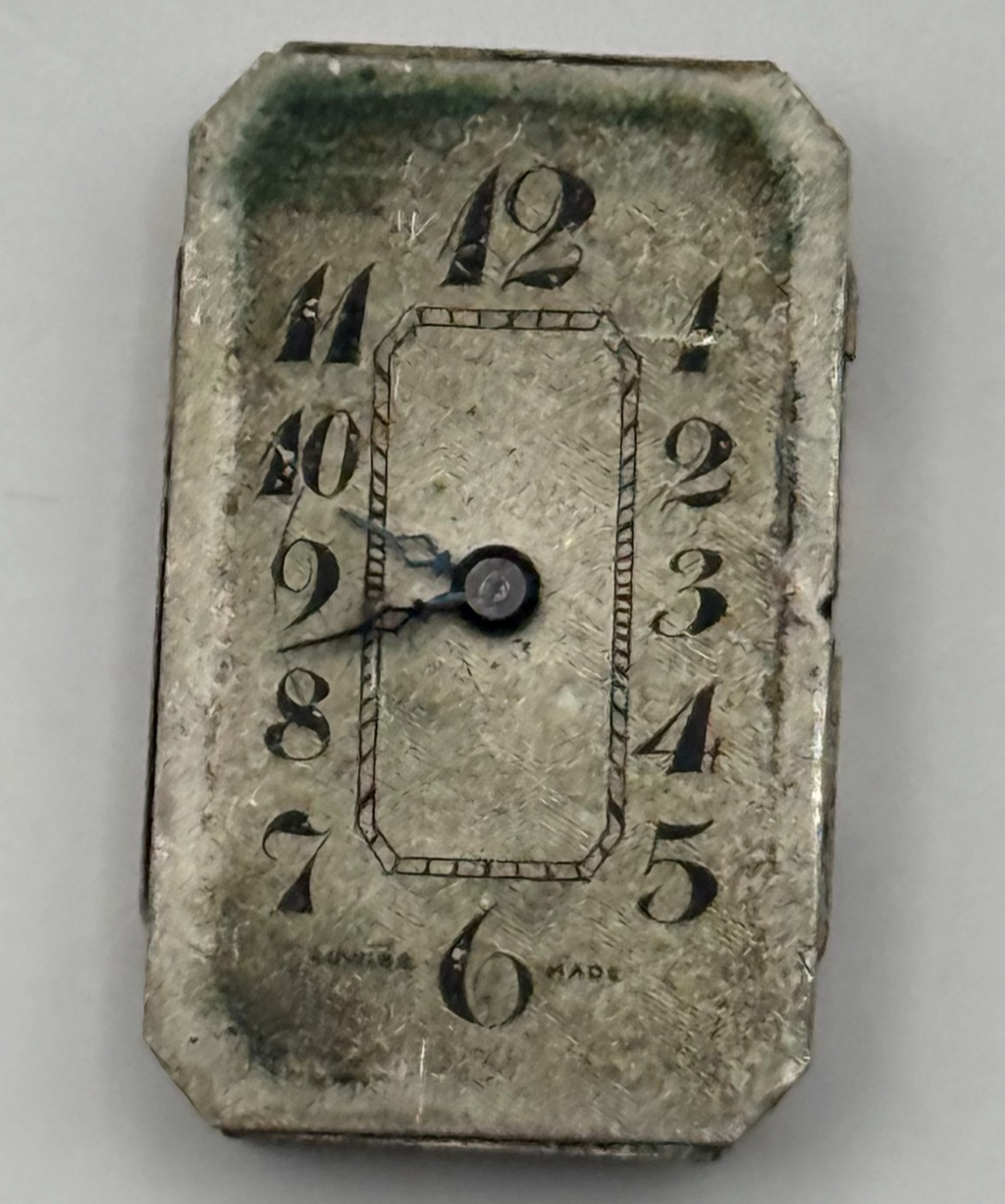 Majex EW Watch Movement - Tank 17 Jewels Tonneau - For Parts / Repair - 15.5mm