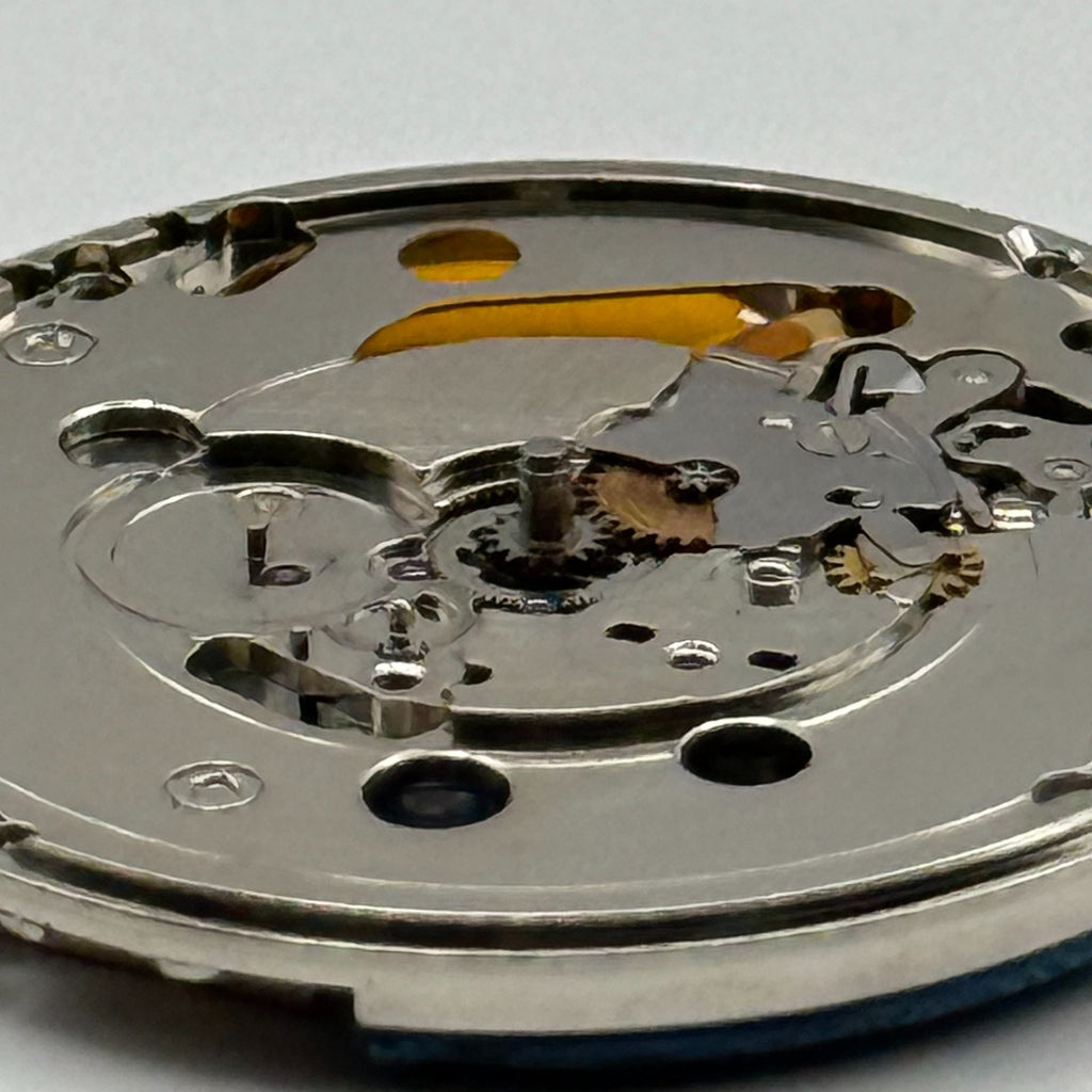 ETA 955.411 Watch Movement Running Quartz 7 Jewels Swiss Parts Repair 23.9mm