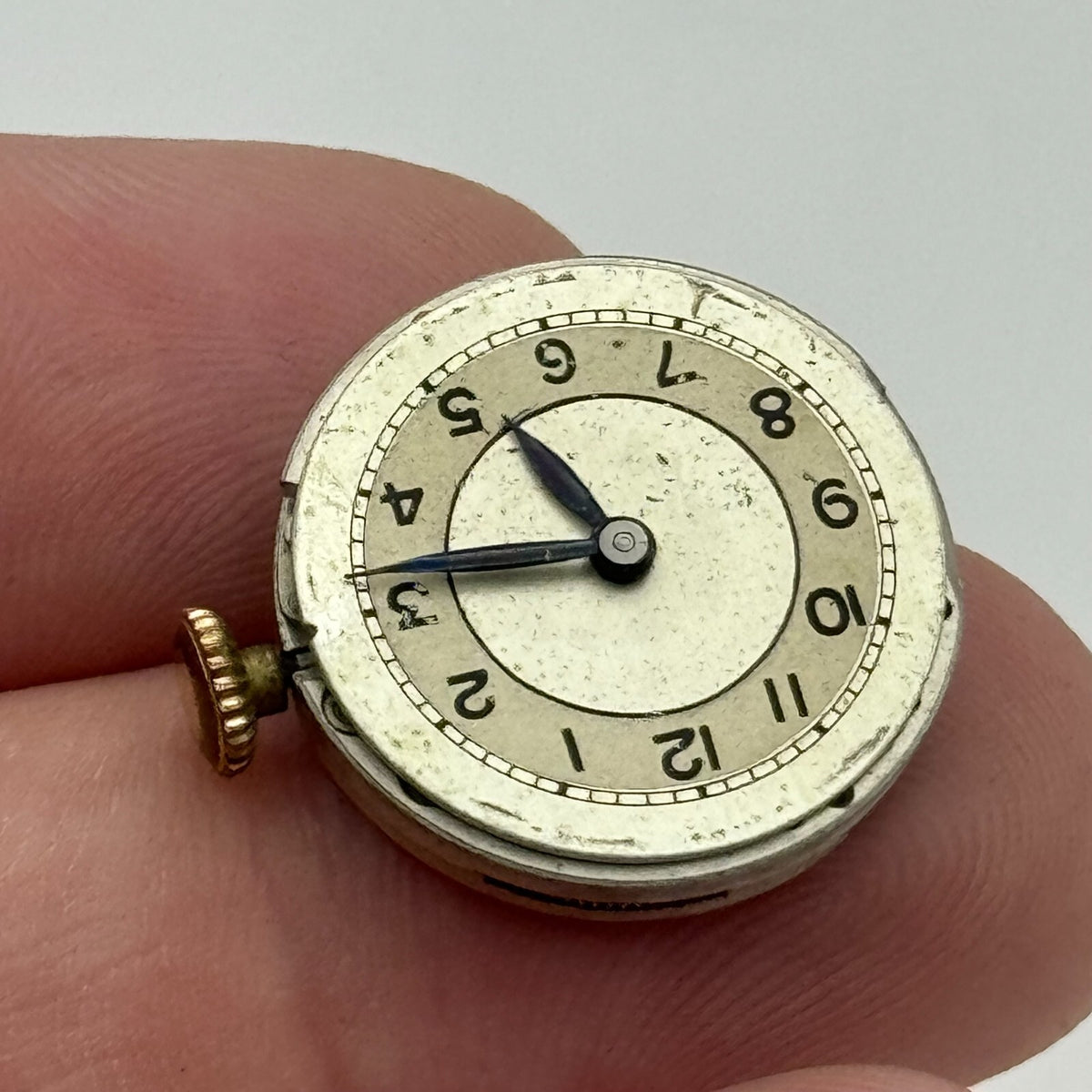 Shield Watch Movement - Nice Finish - For Parts / Repair - 19.6mm