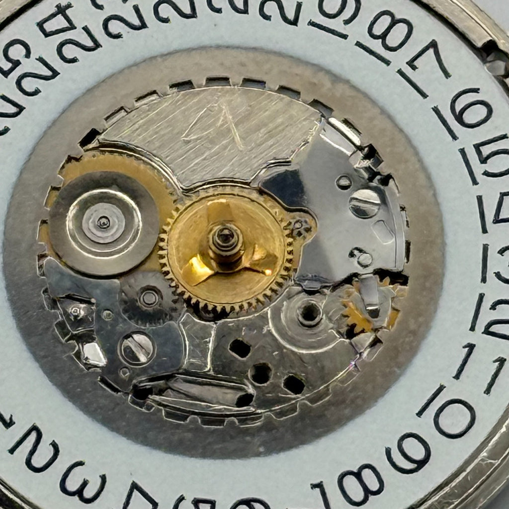 ETA 555.411 Watch Movement Running Quartz Swiss 5 Jewels Parts Repair 23.8mm