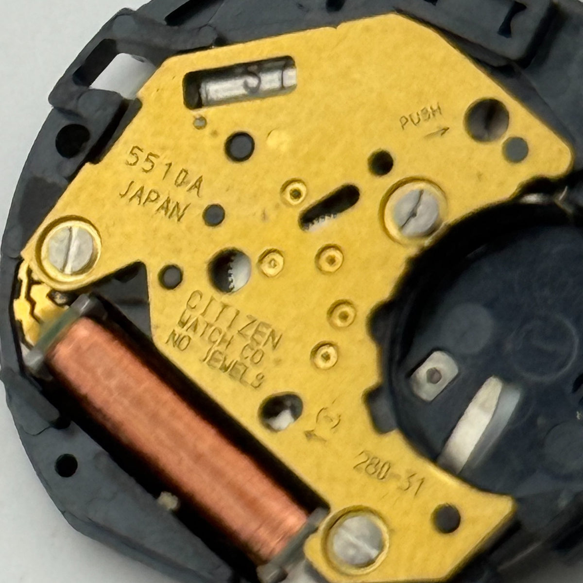 Citizen 5510A Watch Movement Quartz Japan No Jewel Untested Parts Repair 15.3mm