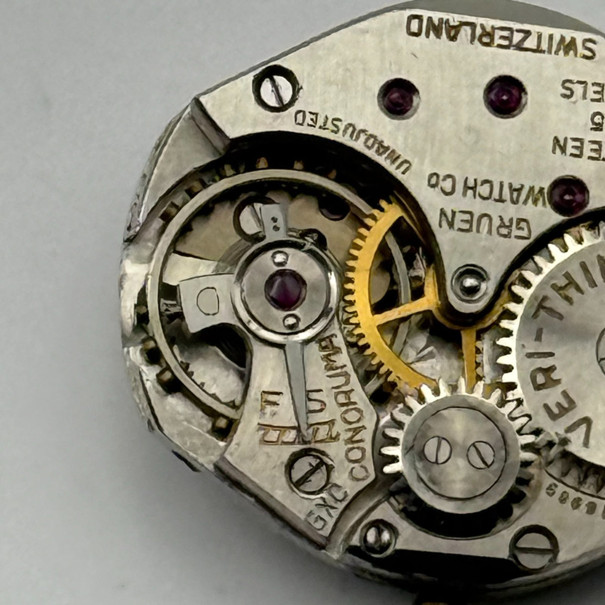 Gruen 211 Watch Movement Veri-Thin 15 Jewels Switzerland Manual Parts 15.3mm
