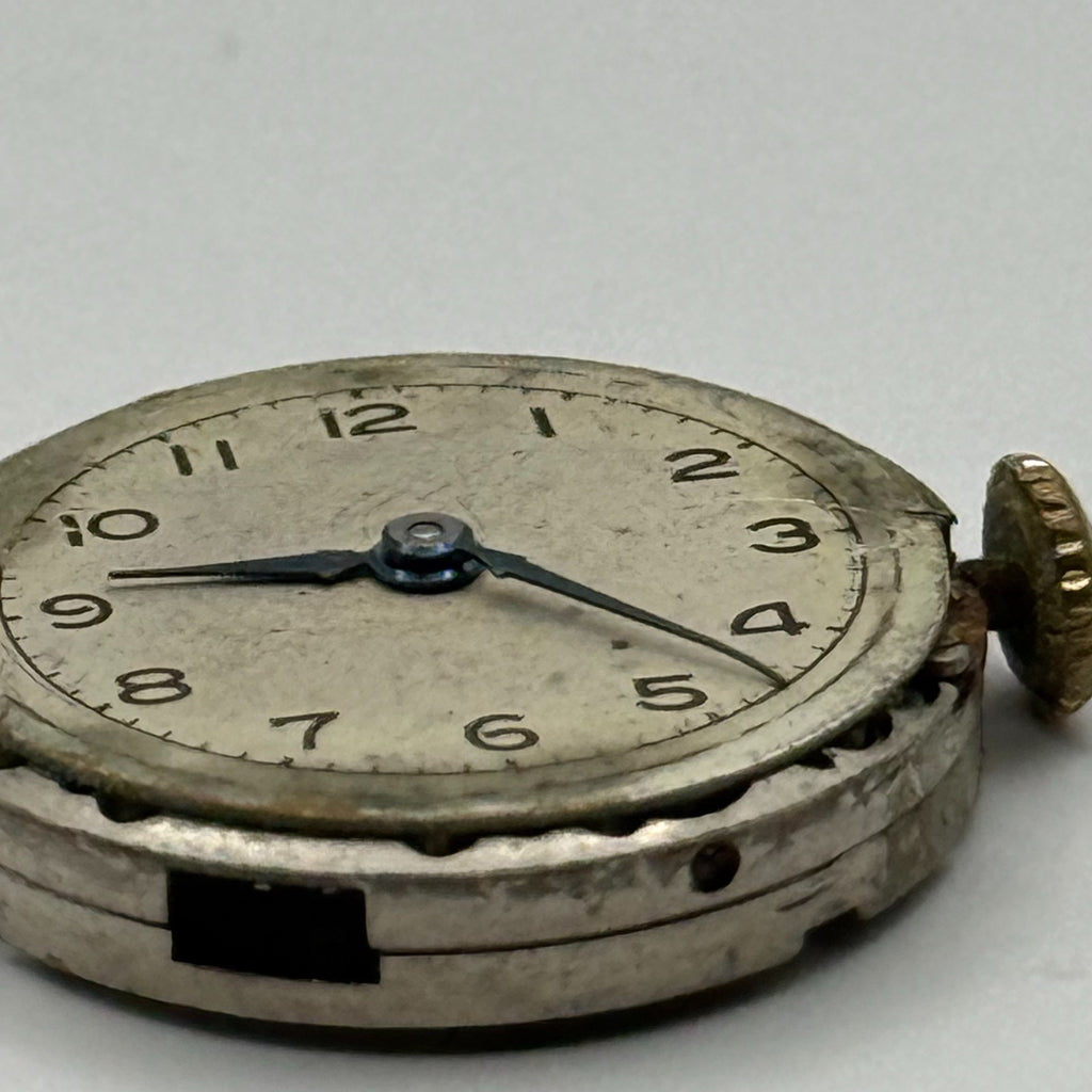 Record Pinnacle Cal 102 Watch Movement - 15 Jewels 19.7m - For Parts / Repair