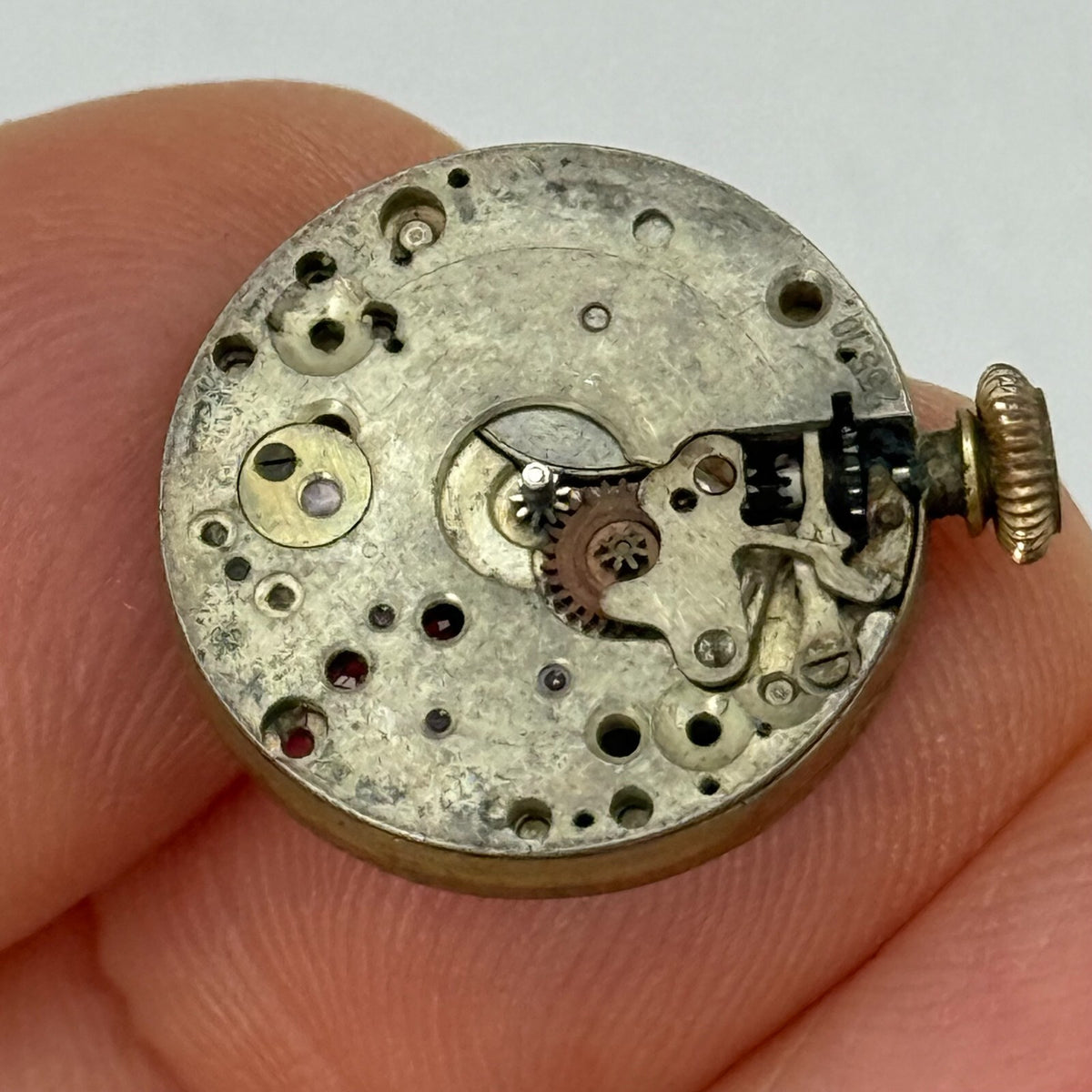 Services Watch Co LTD Cal 235.10 Manual Wind Watch Movement Vintage PARTS 17.8mm